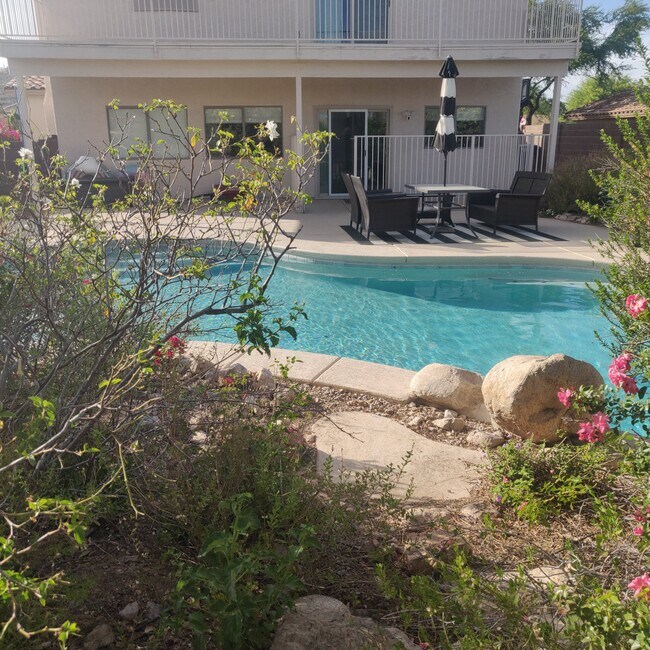 Foto del edificio - 2561 W Brandy Crest Dr