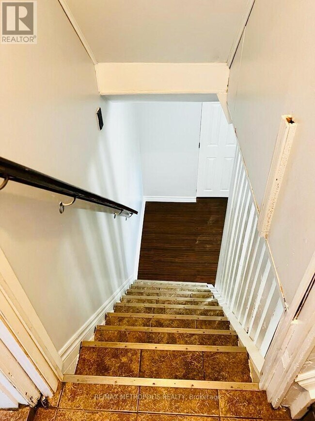 Building Photo - 78 Harold St