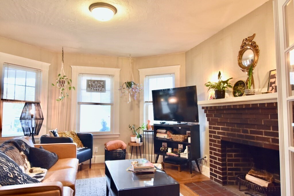 Primary Photo - 34 Alicia Rd