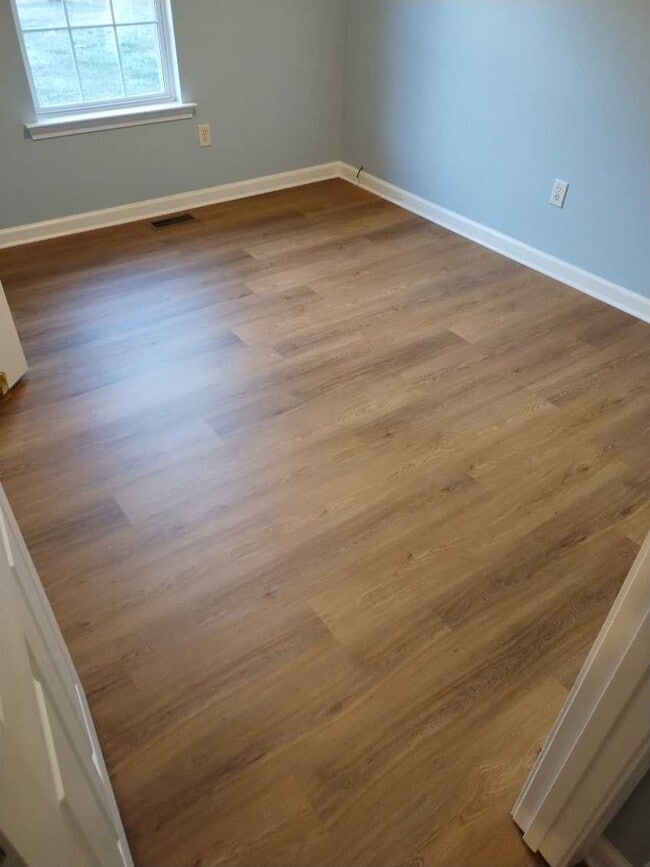 Foto del edificio - 55 Driskell Rd