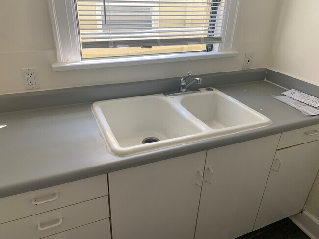 Kitchen - 1223 9th St