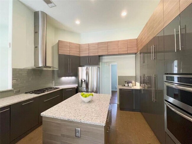 Building Photo - 905 Hunter's Creek Dr