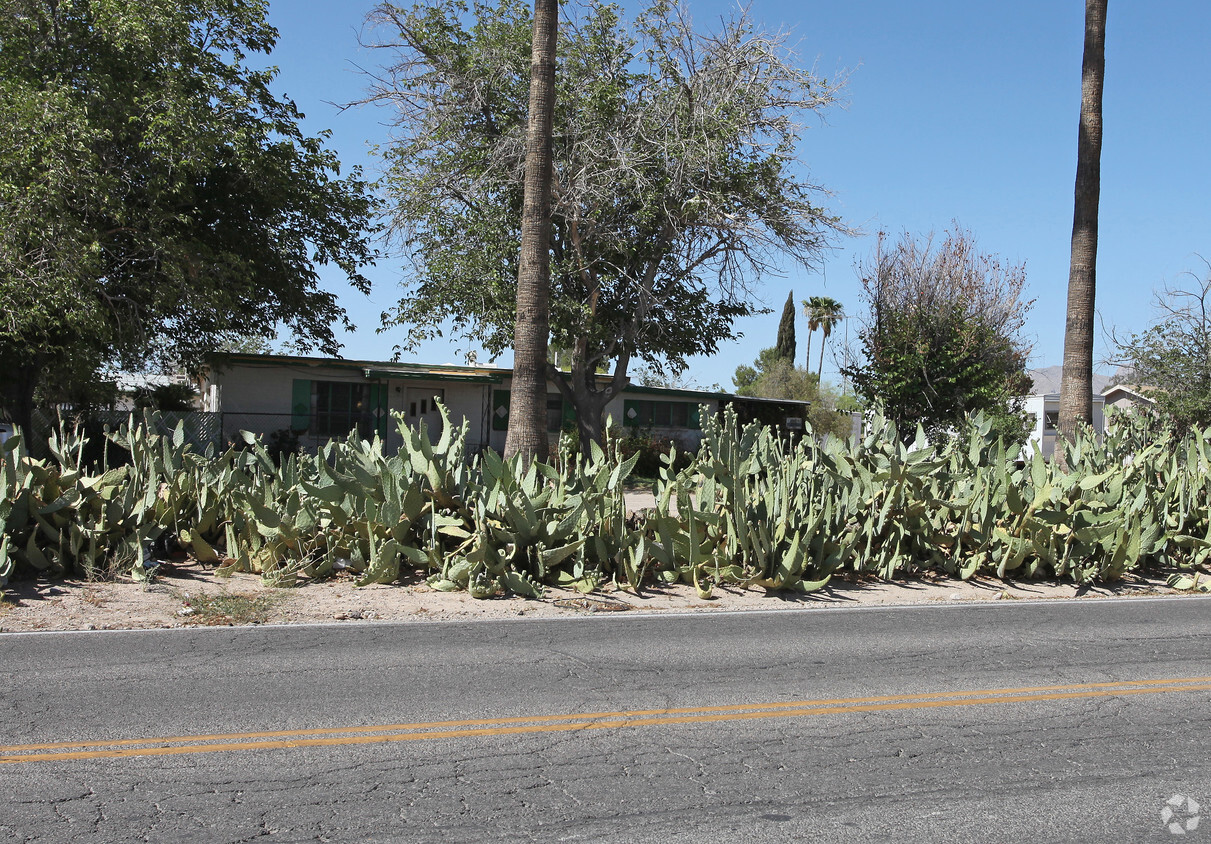 Building Photo - Wagon Wheel Mobile Home Park