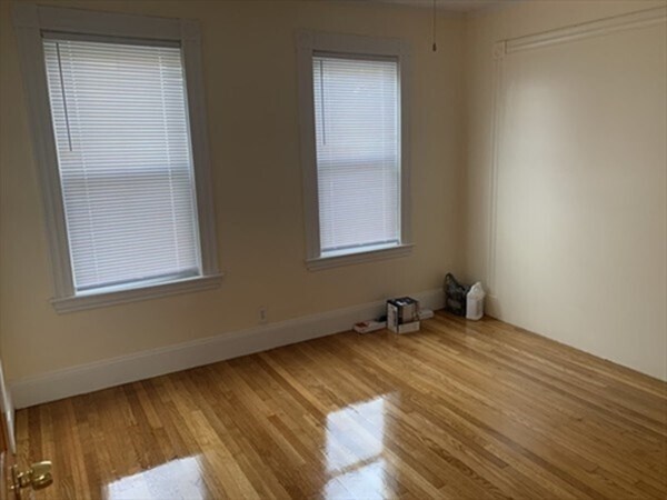 Building Photo - 32 Harding Ave