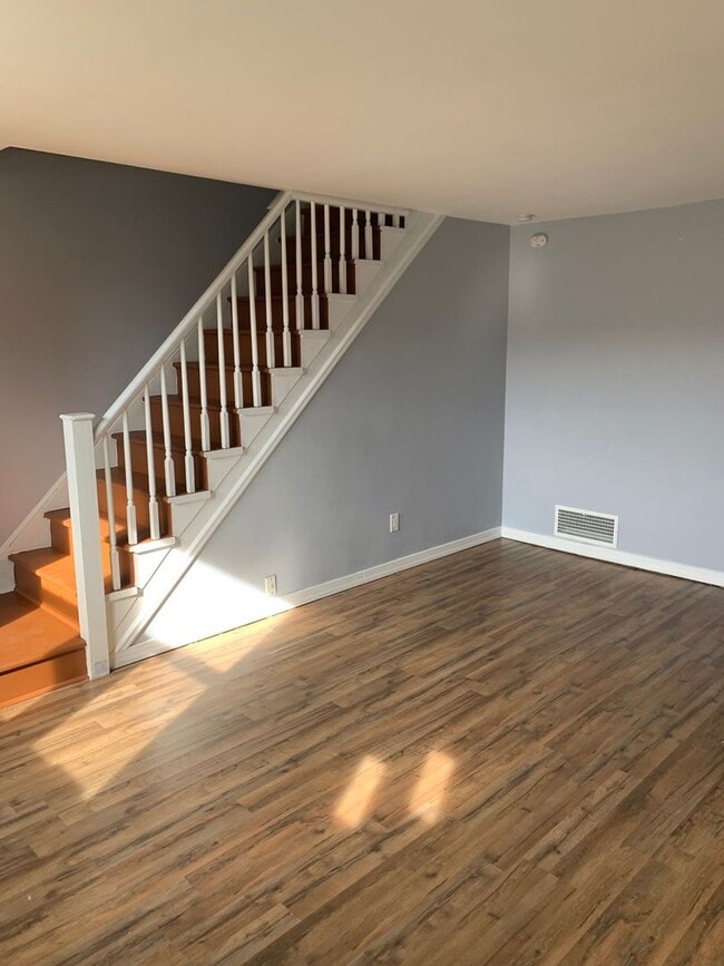 Building Photo - Beautiful 4 Bedroom, 2 Bath in Drexel Hill!