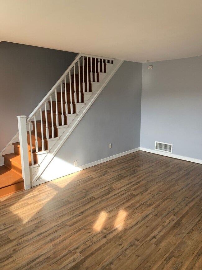 Foto del edificio - Beautiful 4 Bedroom, 2 Bath in Drexel Hill!