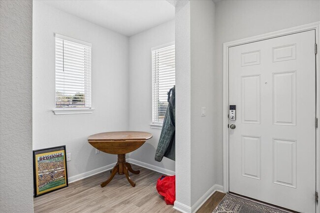 Foto del edificio - 8300 Augeron Dr