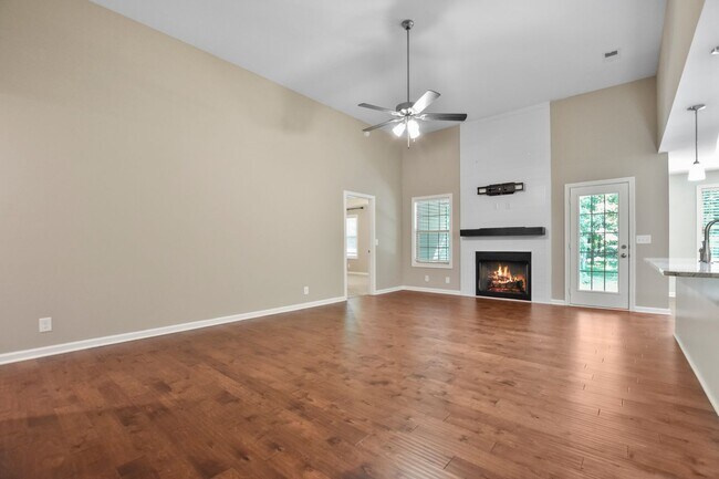 Foto del edificio - Pet Friendly Three Bedroom!