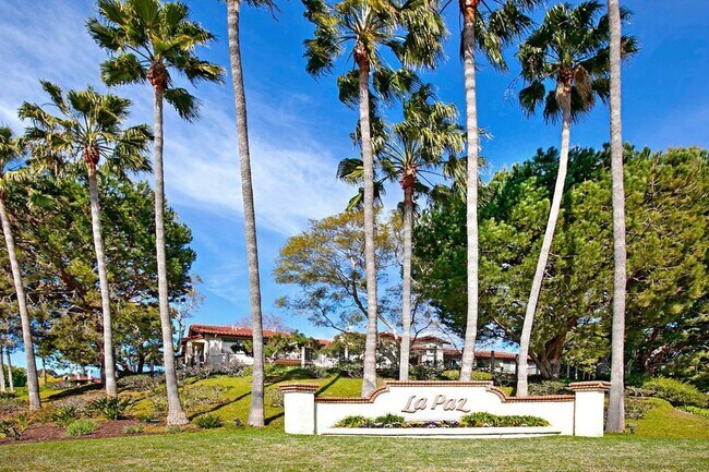 Foto del edificio - 2 Bedroom Condo in UTC!
