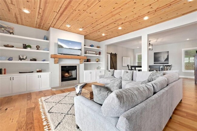 Building Photo - 16217 AR-12