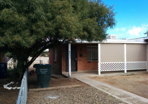 Primary Photo - 4533 E 17th St