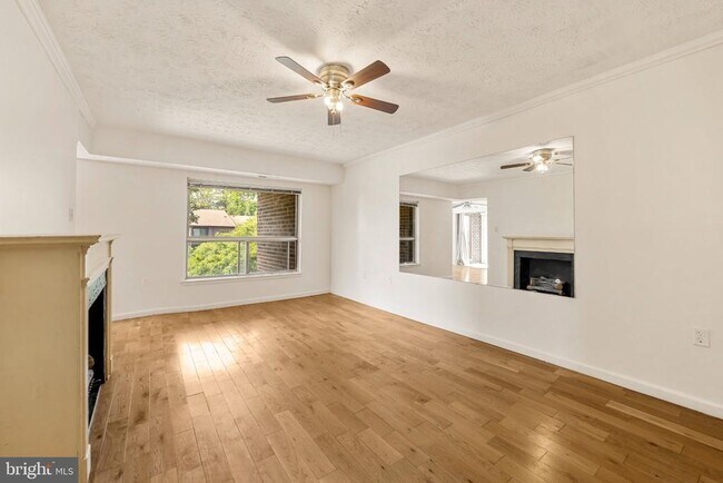 Foto del edificio - 7716 Hanover Pkwy