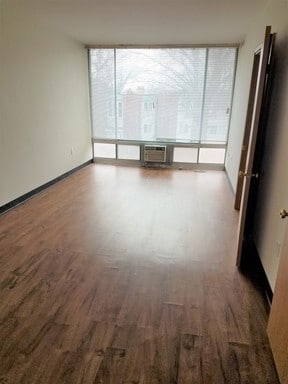 Building Photo - 2BR/1BA Apartment - East Campus - Short Distance to Class! AVAIL 1/1/2026