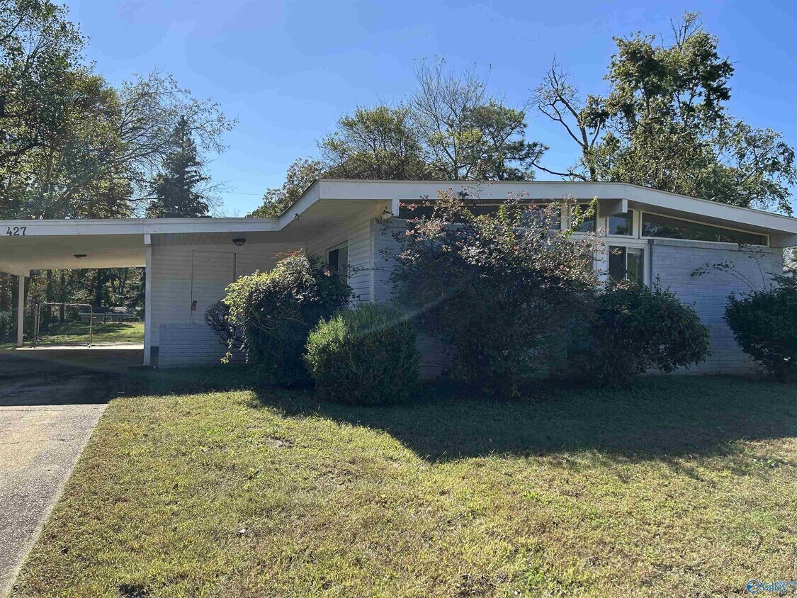 Foto principal - 427 S Edgemont Cir NW