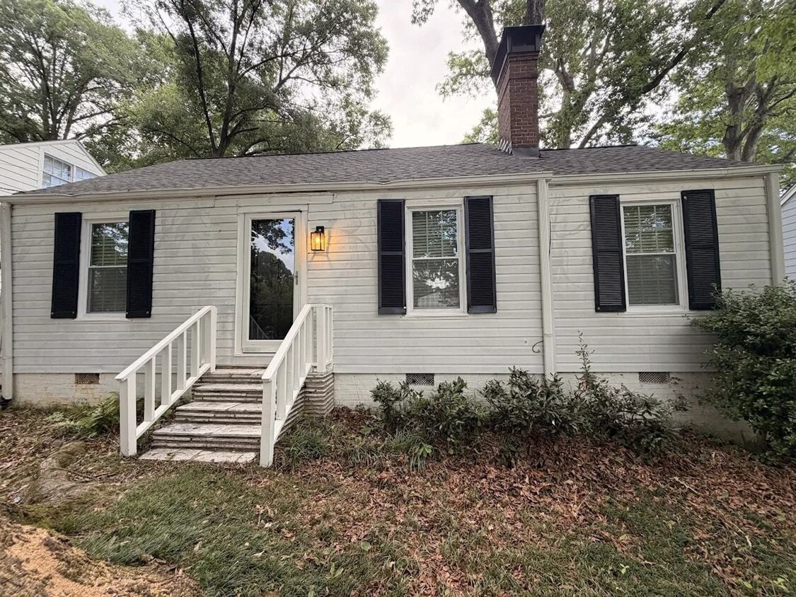Photo - 429 Deering Rd NW