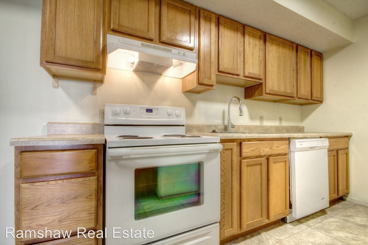 Foto principal - 2 br, 1 bath Apartment - 1901 Karen Ct