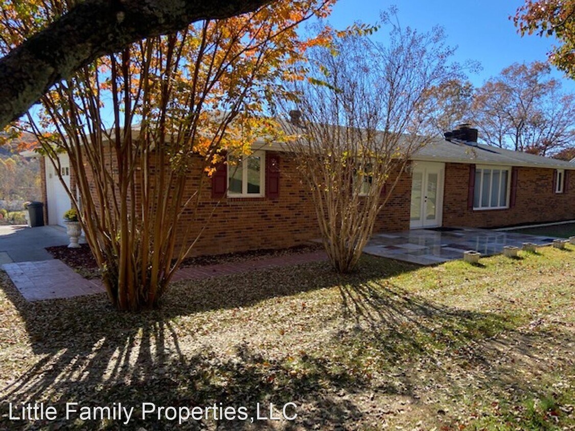 Primary Photo - 3 br, 2.5 bath House - 125 Woods Street