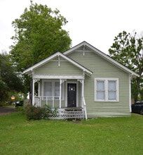 Building Photo - 1001 N Park St
