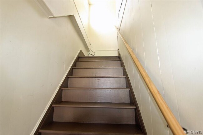 Building Photo - 250 N Collingwood Ave