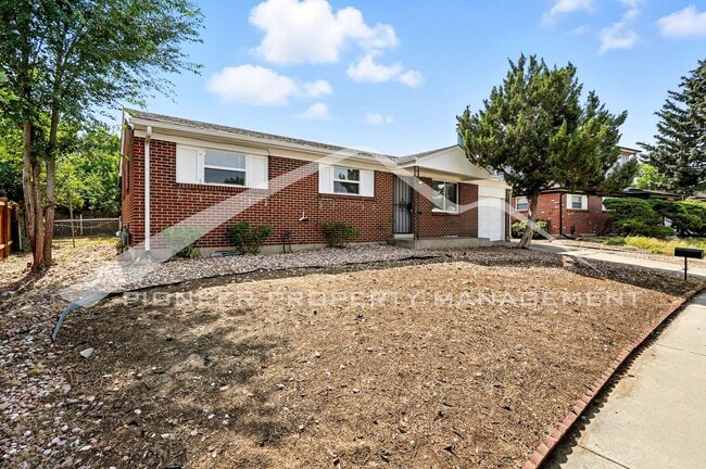 Foto del edificio - Charming Home with Washer/Dryer and Fenced...