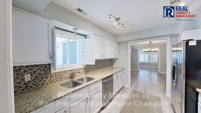 Building Photo - 3 BD/2.5 BA Home in MacCumber Terrace Neighborhood Minutes from Wrightsville Beach