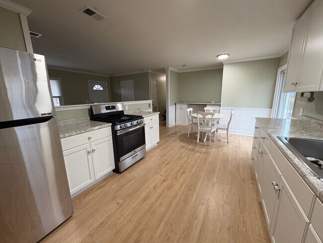 Foto del edificio - 20 Twin Oaks Dr