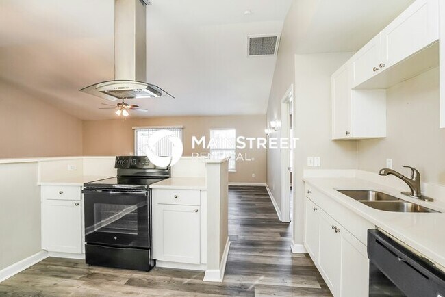 Foto del edificio - 3 Bedroom Pet-Friendly Home in CAPE CORAL, FL with Main Street Renewal