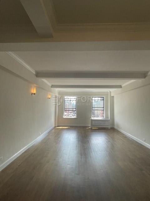 Primary Photo - _7200 NO FEE**Prewar 3 Bed/3 Bath**High Fl...