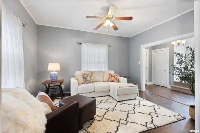 Building Photo - Three bedroom two and a half bath home for...