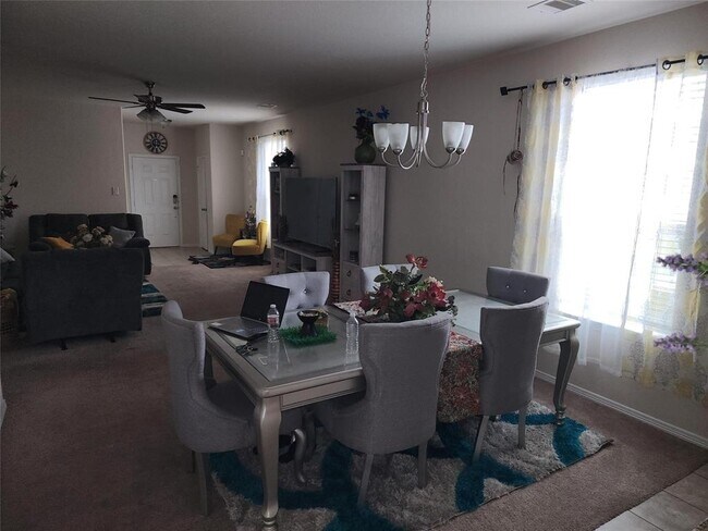 Foto del edificio - 2434 Heritage Ct
