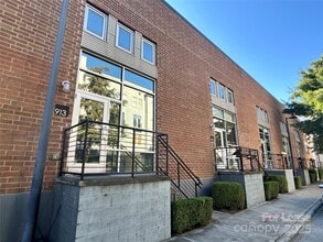 Building Photo - 913 Westmere Ave