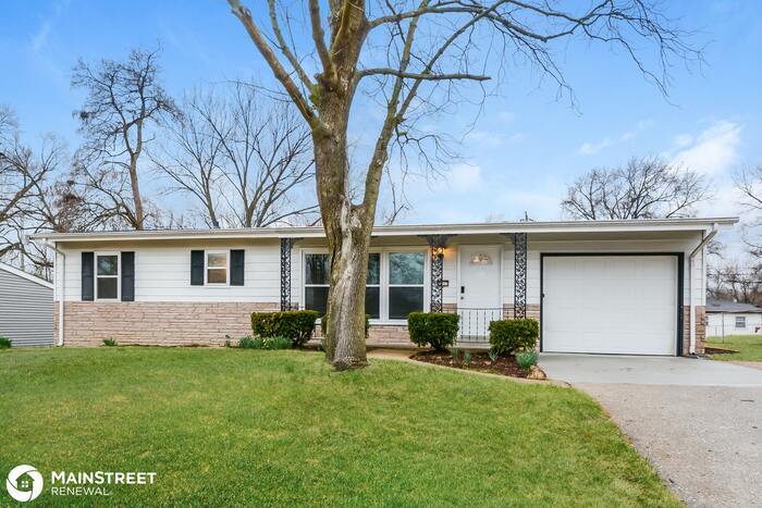 Foto principal - 1717 BEVERLY DR, ST CHARLES, MO 63303