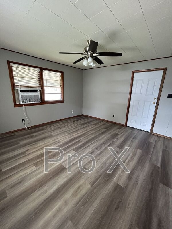 Foto del edificio - 302 E 7th St