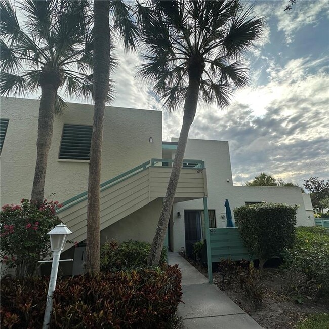 Building Photo - 619 Spring Lakes Blvd