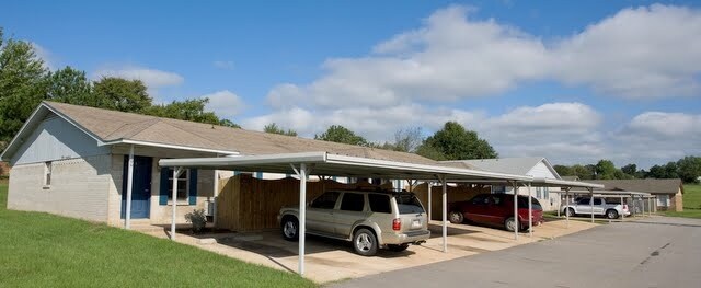 Primary Photo - 300 E Knoxville St