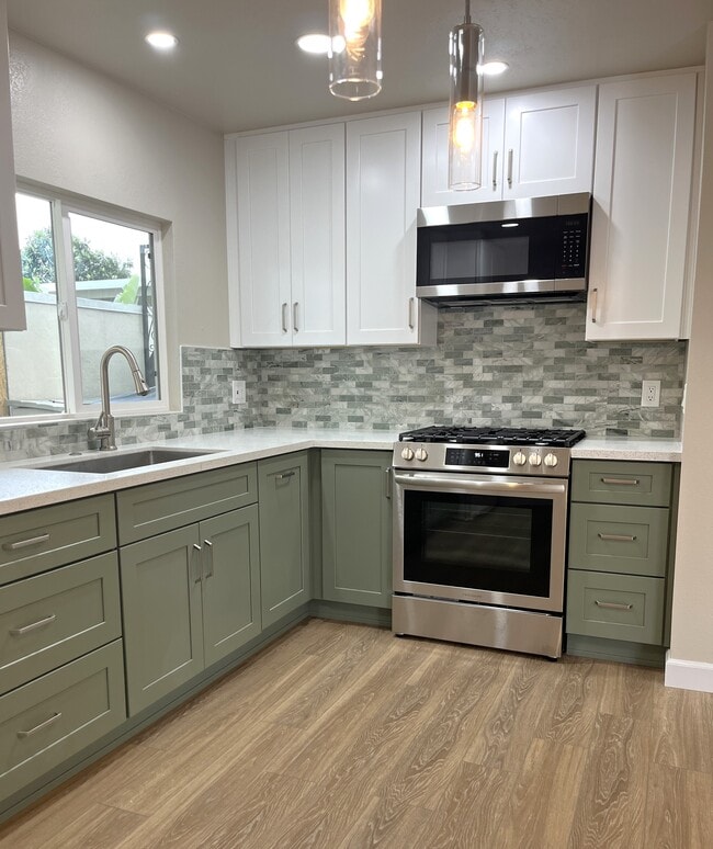All new appliances - 4747 Oregon St