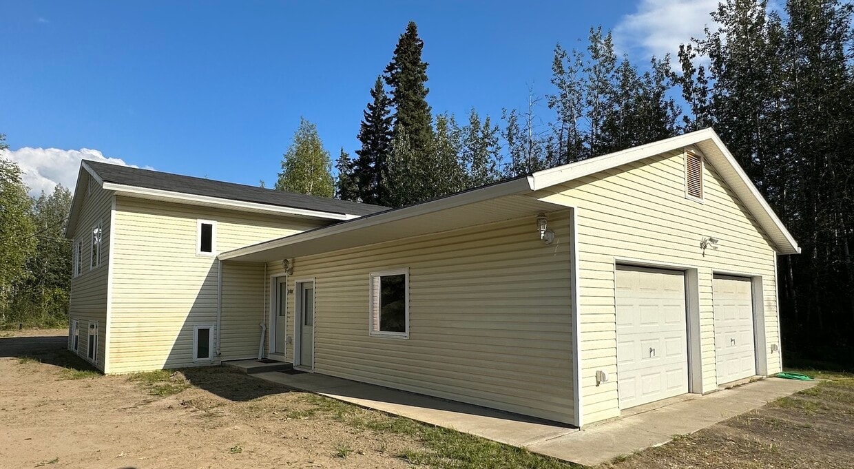 Outside entrance - 3435 Laurance Rd