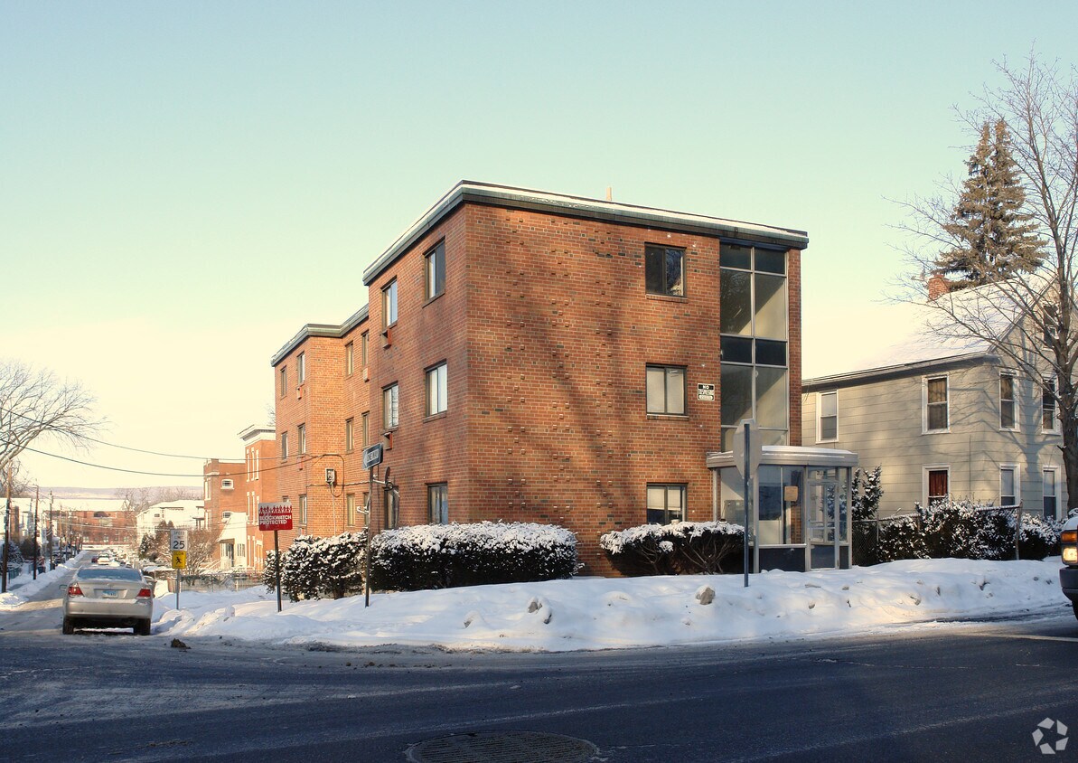 Building Photo - 315 Zion St