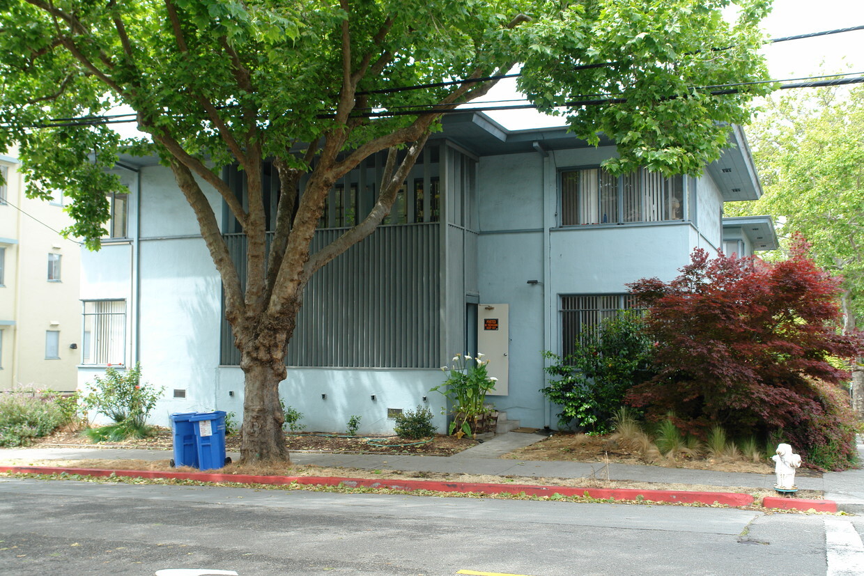 Building Photo - 2480 Virginia St