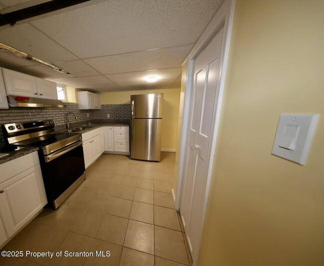 Building Photo - 322 1st St