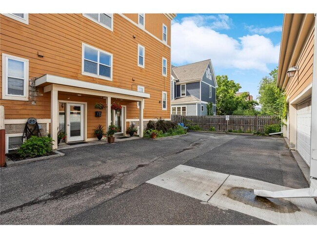 Foto del edificio - 1829 Park Ave