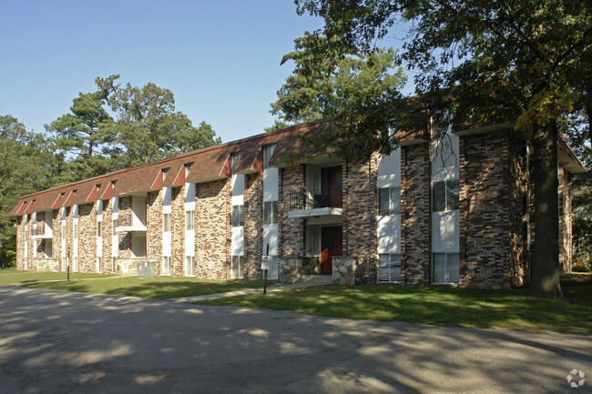 Building Photo - Royal Oak Apts