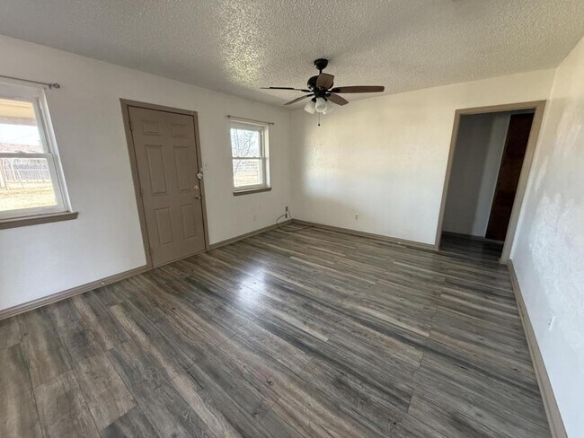 Foto del edificio - 1010 Jackie Jo Ln