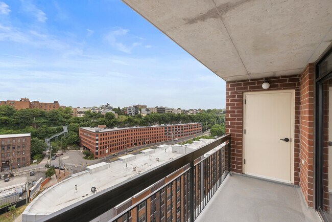 Building Photo - 759 2nd St