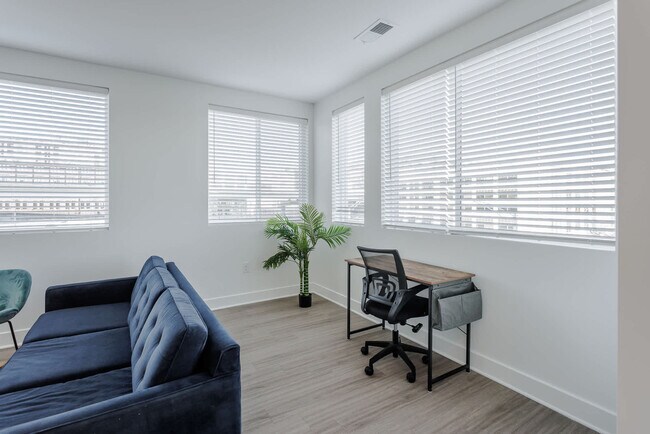 Foto del edificio - 601 E Pete Rose Wy