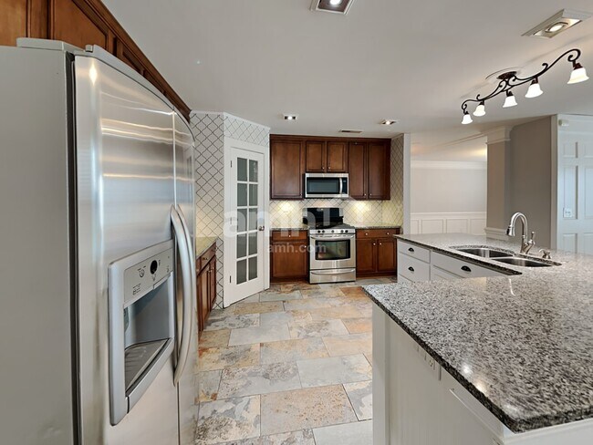 Foto del edificio - 1685 Newland Rd