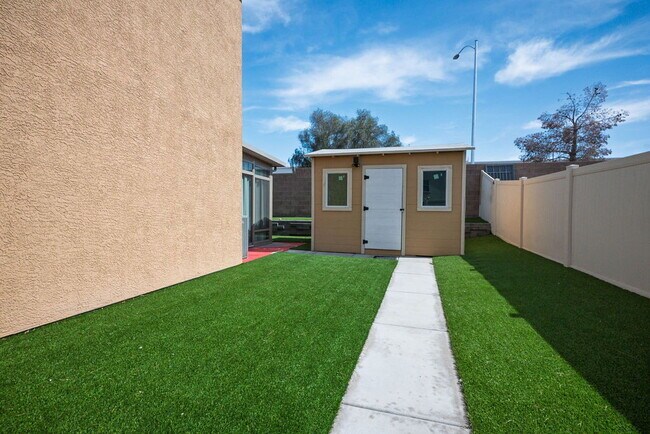 Foto del edificio - Spacious two-story single-family home!