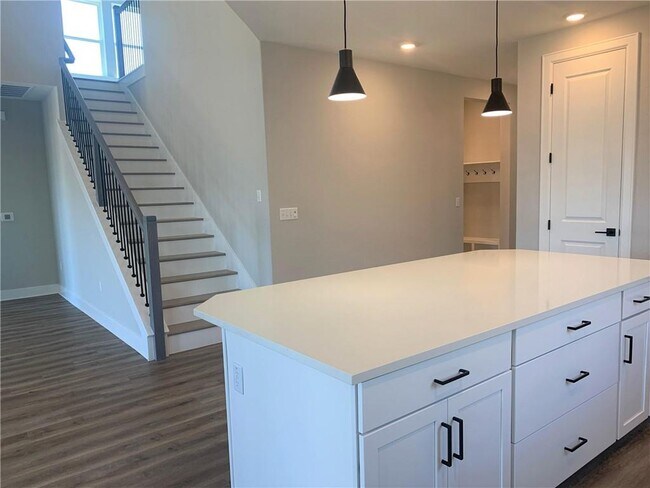 Building Photo - 8905 Centurion Path