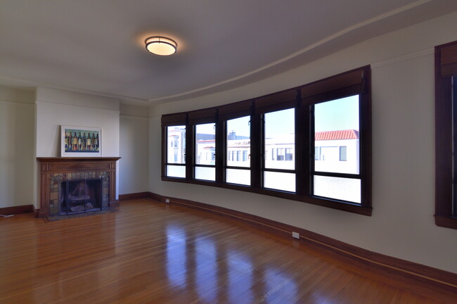 Building Photo - 1449 Francisco St