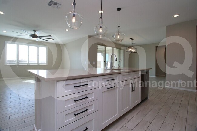 Foto del edificio - 12727 W Sierra Vista Dr